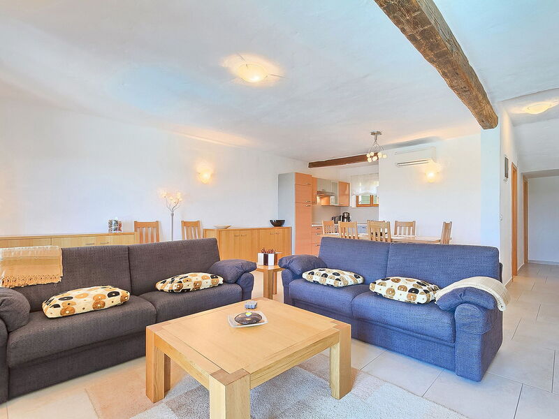 Logement:&nbsp;Nunan With Shared Pool 101.3