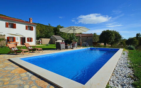 Stancija Negri: L'Eau, Plante, Ciel, Propriété, Bâtiment, Piscine, Nuage, La Nature, Fenêtre, Bleu Azur