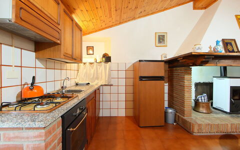 Trasimeno Link: Cabinetry, Comptoir, Propriété, Cuisinière, Cuisine, Appareil De Cuisine, Bois, Design Intérieur, Architecture, Électroménager