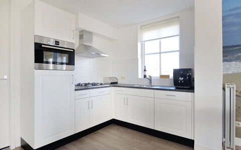 Noordwijk 810: Cabinetry, Comptoir, Propriété, Meubles, Robinet, Évier, Cuisine, Fenêtre, Bois, Evier