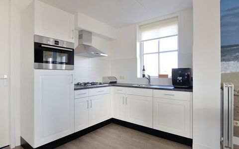 Tapuit Sauna 8: Cabinetry, Comptoir, Propriété, Meubles, Robinet, Bois, Cuisine, Évier, Cuisinière, Evier
