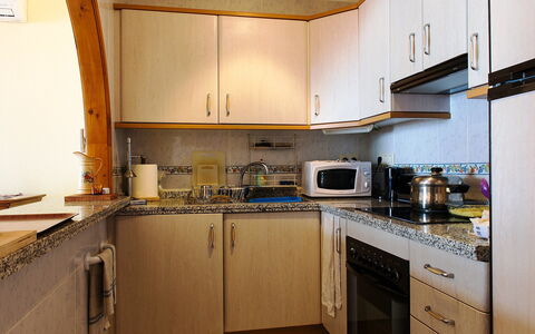 Benitachell 829: Cabinetry, Comptoir, Propriété, Cuisinière, Appareil De Cuisine, Gaz Poele, Cooktop, Électroménager, Cuisine, Le Fourneau