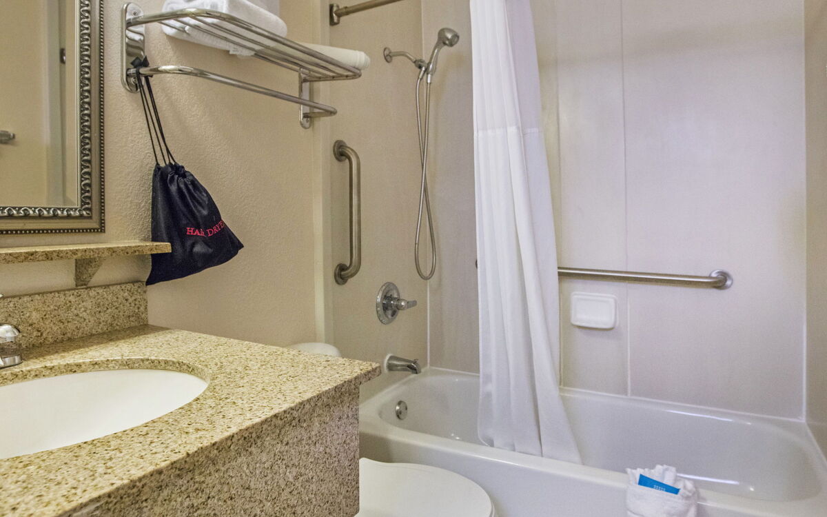 Logement:&nbsp;Sailport Water Suites 100.7