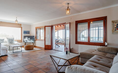 Karima: Meubles, Sol, Sol, Design Intérieur, Canapé, Plafond, Table, Pièce, Salon