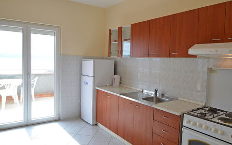 Ante: Cabinetry, Comptoir, Propriété, Bâtiment, Évier, Cuisinière, Bois, Cuisine, Tiroir, Appareil De Cuisine