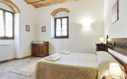Barberino Valdelsa 155: Chambre, Pièce, Meubles, Propriété, Lit, Design Intérieur, Cadre De Lit, Drap De Lit, Bâtiment, Plafond